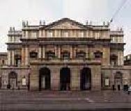 In corso d'opera: il restauro della facciata del Teatro all Scala di Milano